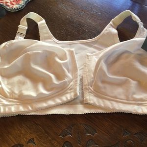 Front closure with back support